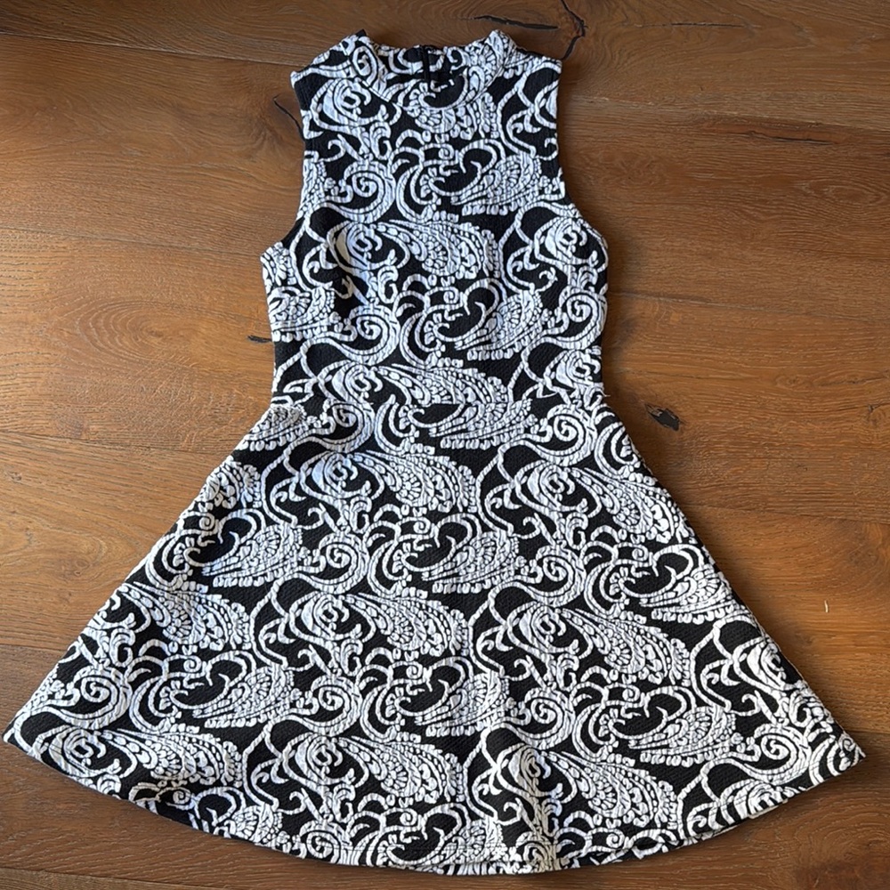 Black and White A-line Halter Sleeveless Cocktail Dress